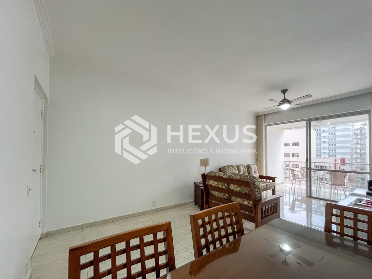 Foto 4 de Apartamento com varanda e lazer a uma quadra da Praia das Pitangueiras, Guaruja