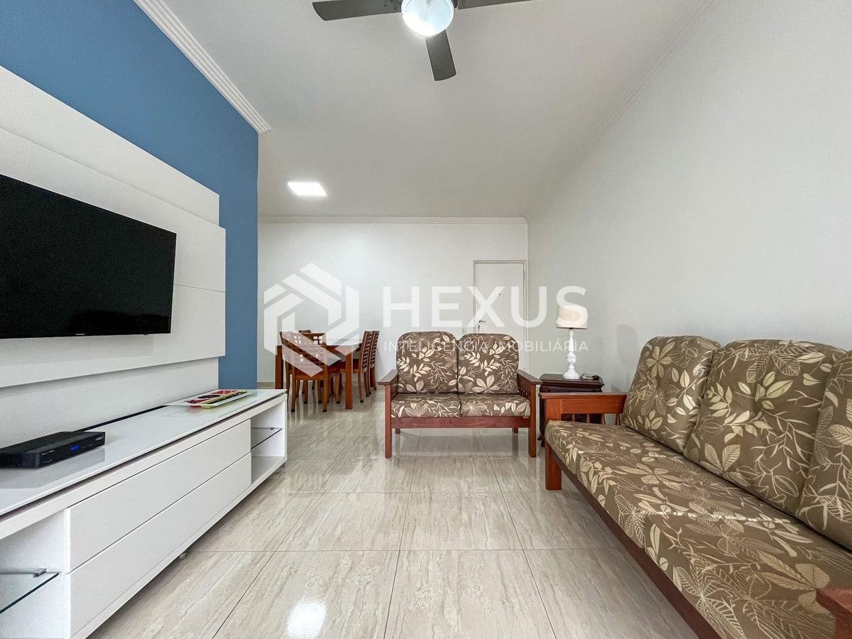 Foto 5 de Apartamento com varanda e lazer a uma quadra da Praia das Pitangueiras, Guaruja