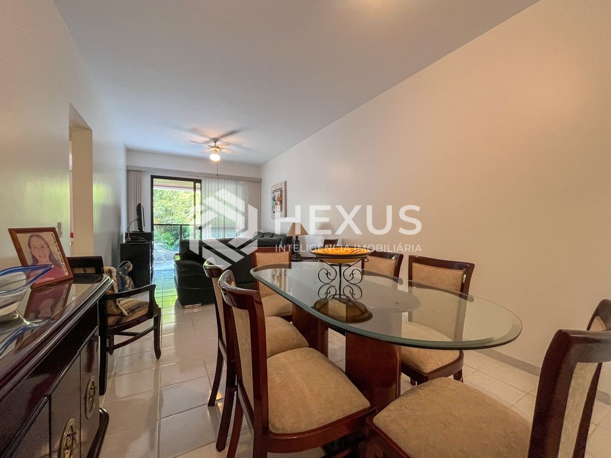 Foto 2 de Apartamento com varanda e lazer na Praia das Pitangueiras, Guaruja