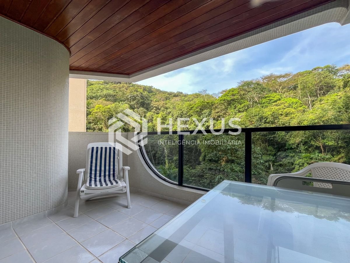 Foto 5 de Apartamento com varanda e lazer na Praia das Pitangueiras, Guaruja