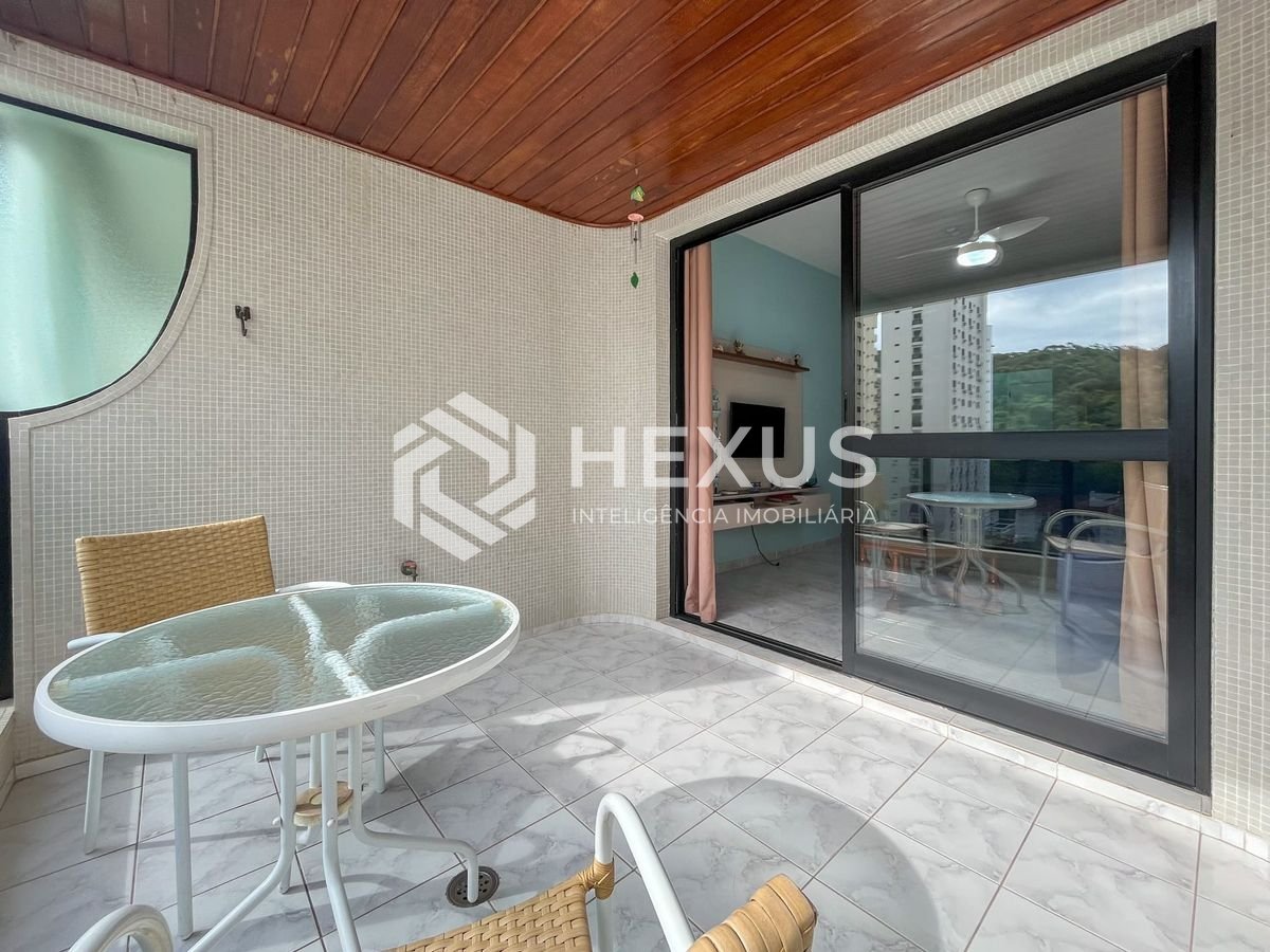 Foto 4 de Apartamento com varanda e lazer na Praia das Pitangueiras, Guaruja