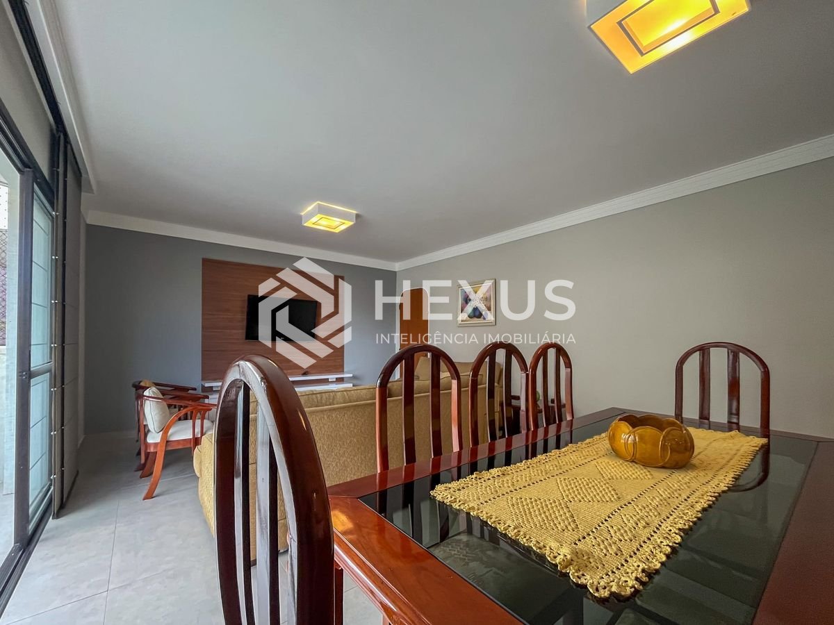Foto 3 de Apartamento com varanda e lazer na Praia das Pitangueiras, Guaruja