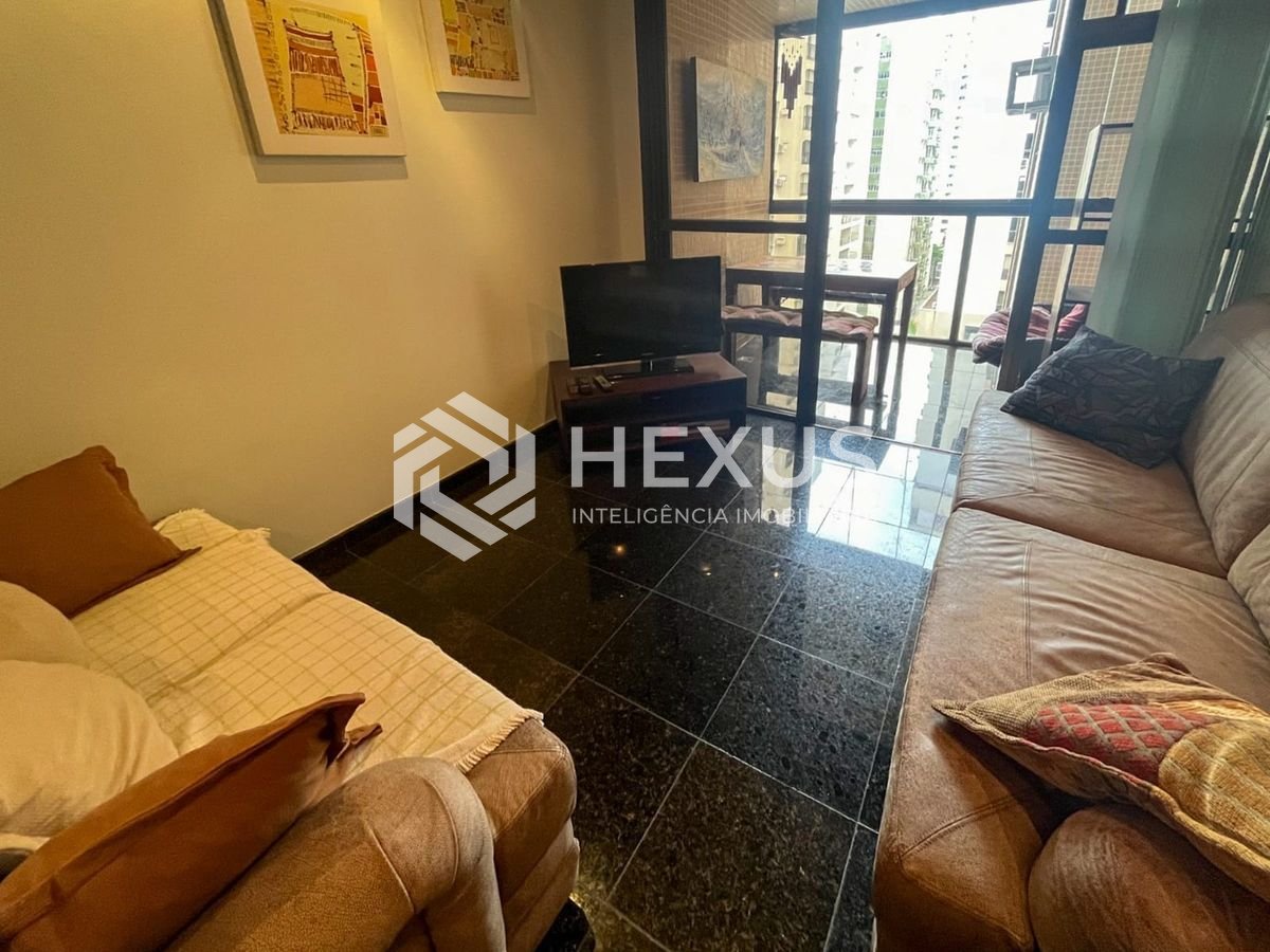 Foto 4 de Apartamento com duas varandas a duas quadras da Praia das Pitangueiras, Guaruja