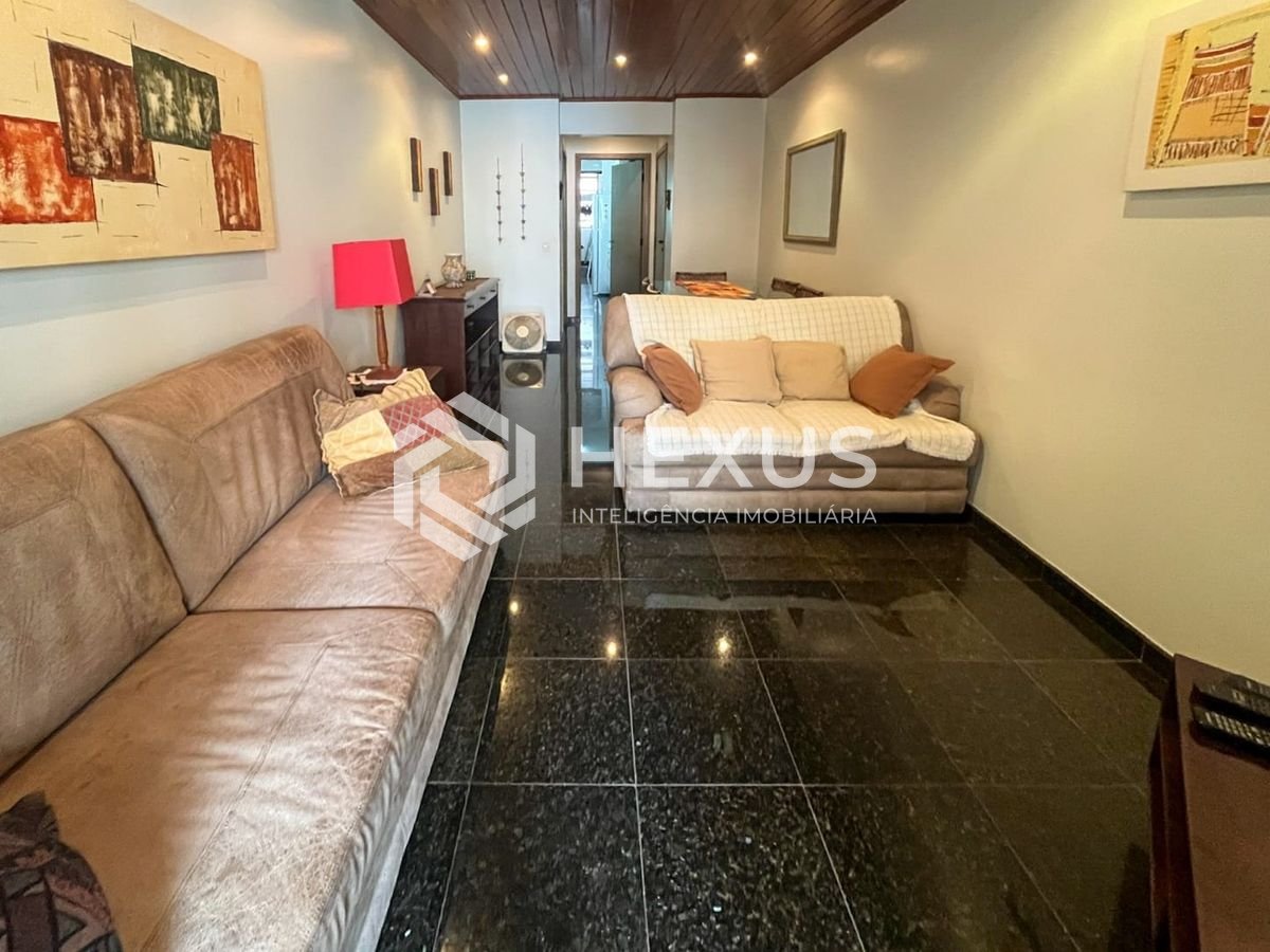 Foto 5 de Apartamento com duas varandas a duas quadras da Praia das Pitangueiras, Guaruja