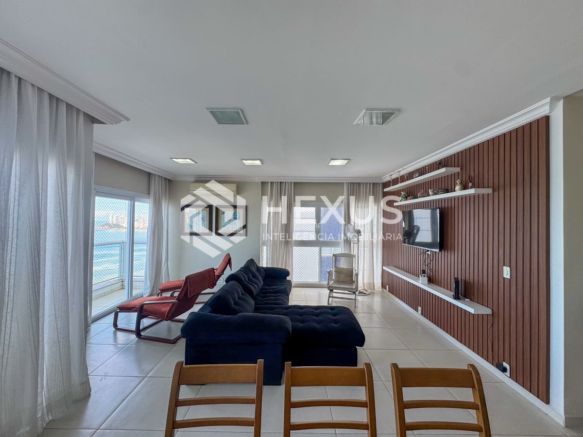 Foto 4 de Apartamento frente mar com varanda na Praia das Pitangueiras, Guaruja