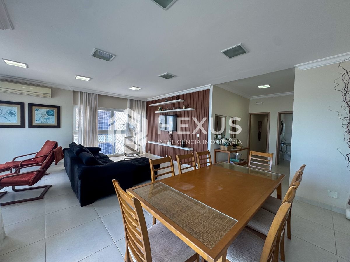 Foto 5 de Apartamento frente mar com varanda na Praia das Pitangueiras, Guaruja