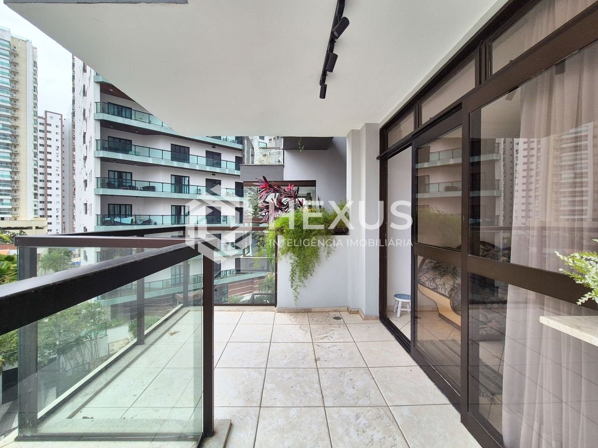 Foto 2 de Apartamento com varanda e lazer na Praia das Pitangueiras, Guaruja