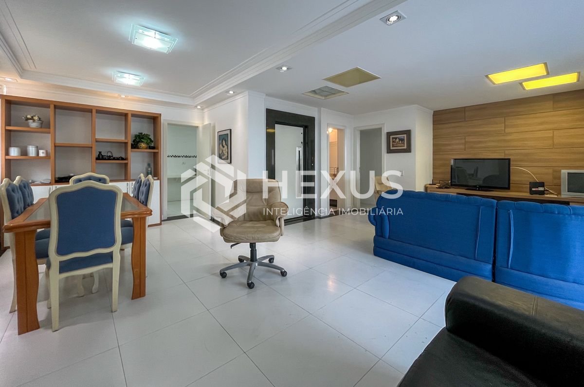 Foto 3 de Apartamento com piscina e churrasqueira na varanda na Praia das Pitangueiras, Guaruja