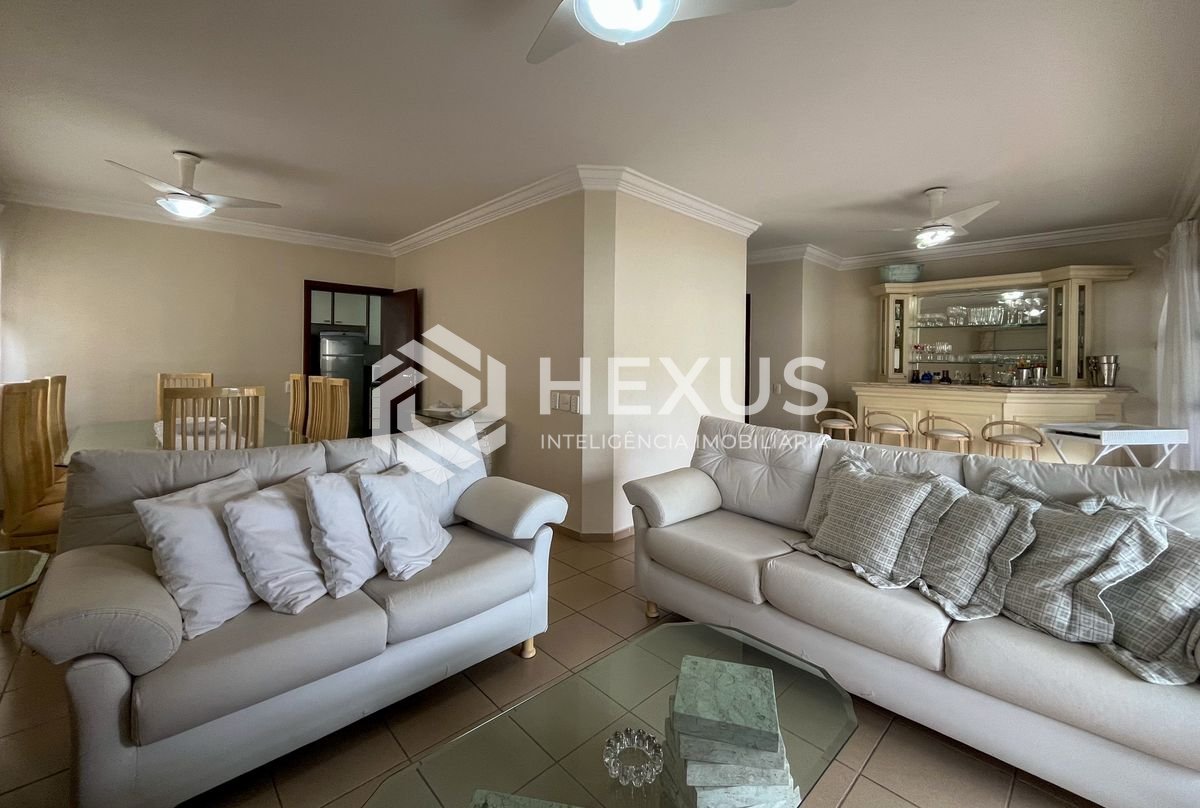 Foto 4 de Apartamento com piscina e churrasqueira na varanda na Praia das Pitangueiras, Guaruja