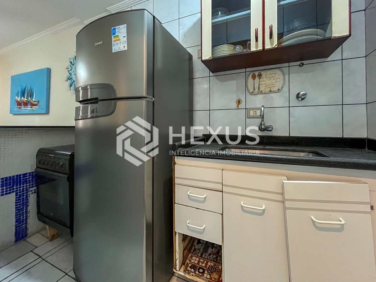 Foto 5 de Apartamento com custo baixo a uma quadra da Praia das Pitangueiras, Guaruja