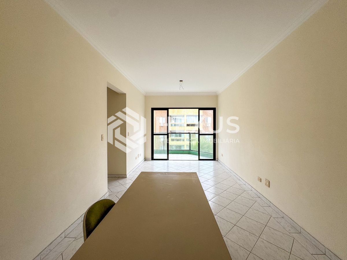 Foto 5 de Apartamento frente rua com varanda e lazer na Praia das Asturias, Guaruja
