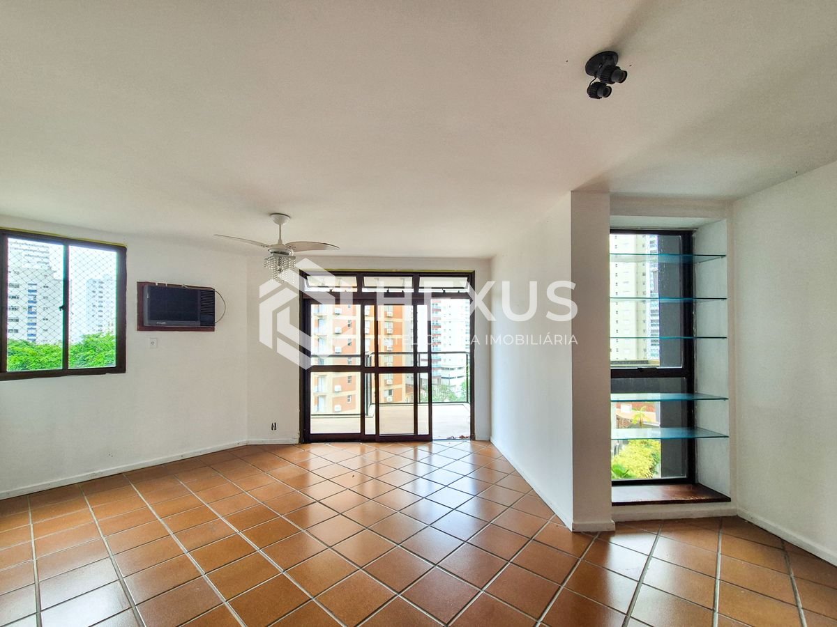 Foto 2 de Apartamento com varanda e lazer na Praia das Pitangueiras, Guaruja