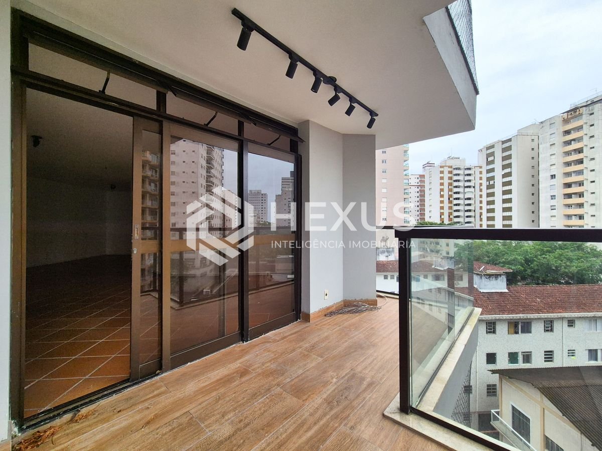Foto 3 de Apartamento com varanda e lazer na Praia das Pitangueiras, Guaruja