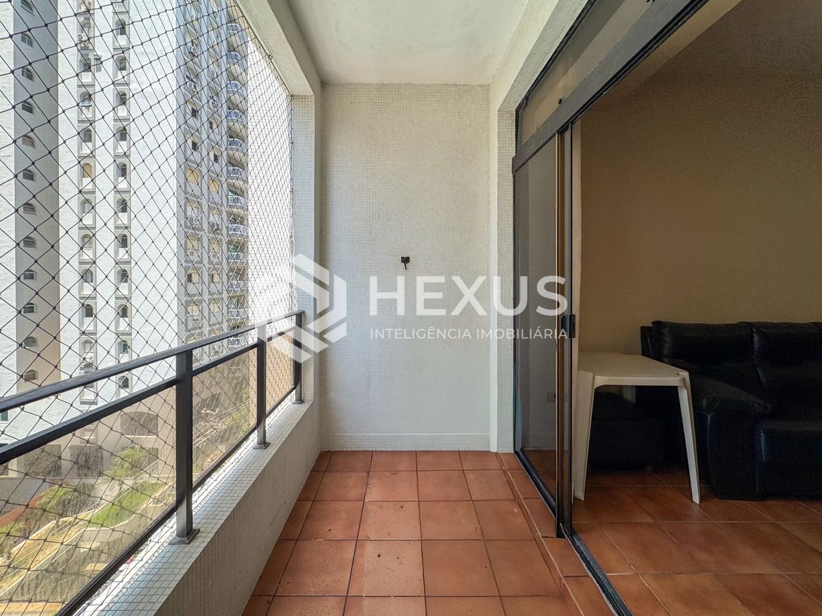 Foto 4 de Apartamento com varanda na beira mar da Praia das Pitangueiras, Guaruja