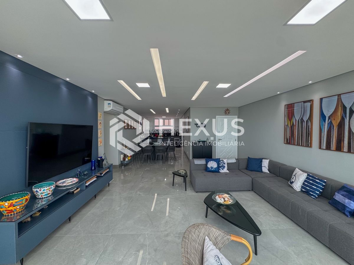 Foto 4 de Apartamento reformado frente mar com varanda vista mar nas Pitangueiras, Guarujá