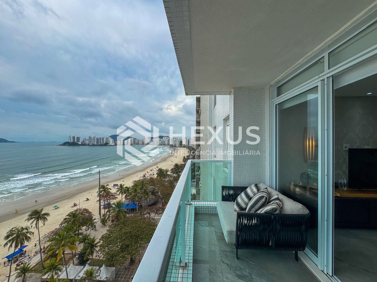 Foto 4 de Apartamento reformado frente mar com varanda vista mar nas Pitangueiras, Guarujá