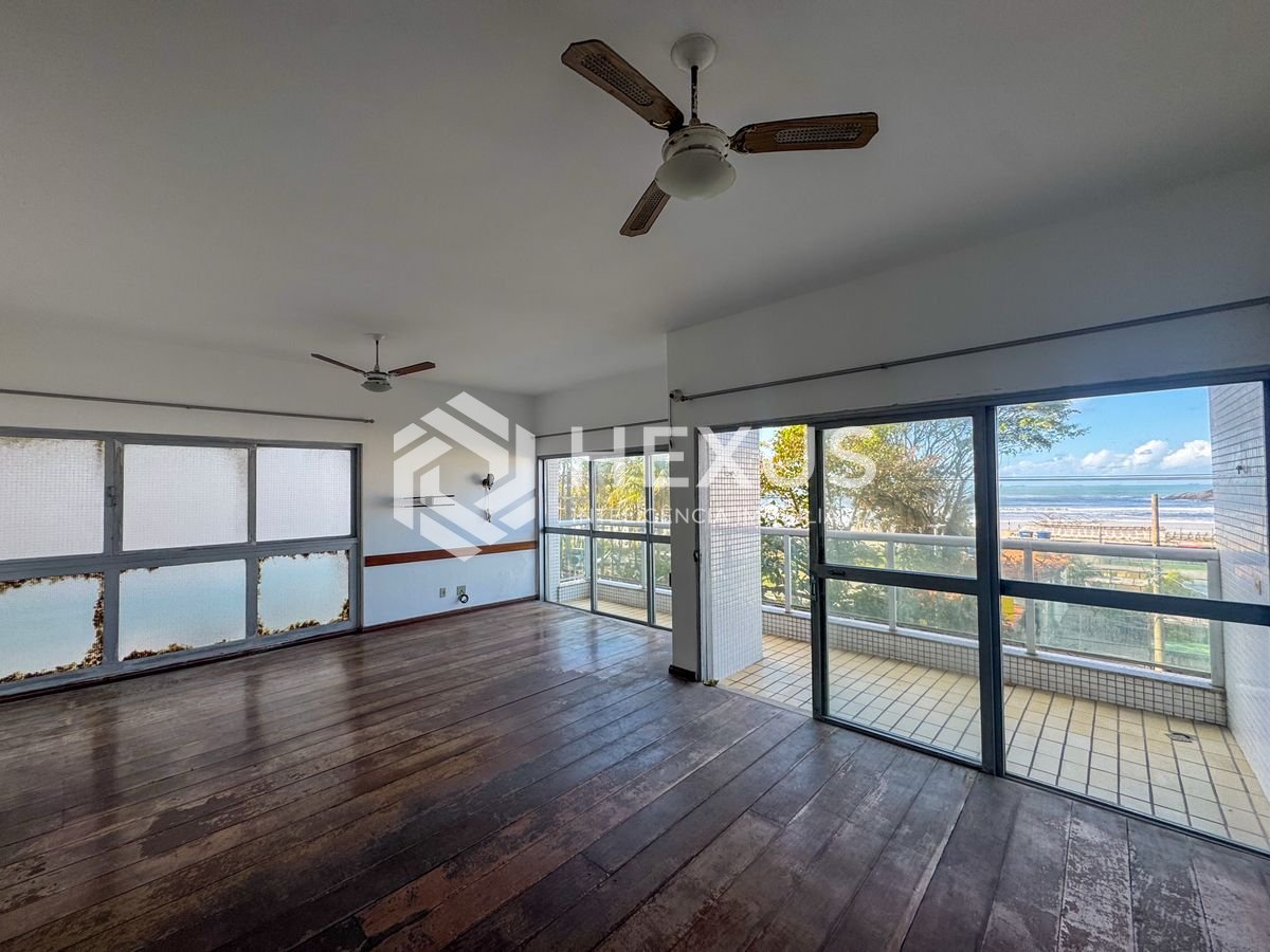 Foto 4 de Apartamento frente mar com varanda vista mar e lazer na Praia das Pitangueiras, Guaruja