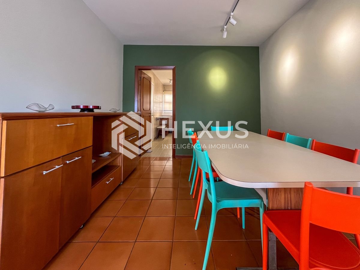 Foto 4 de Apartamento frente mar com varanda vista mar e lazer  na beira mar da Praia das Pitangueiras, Guaruja