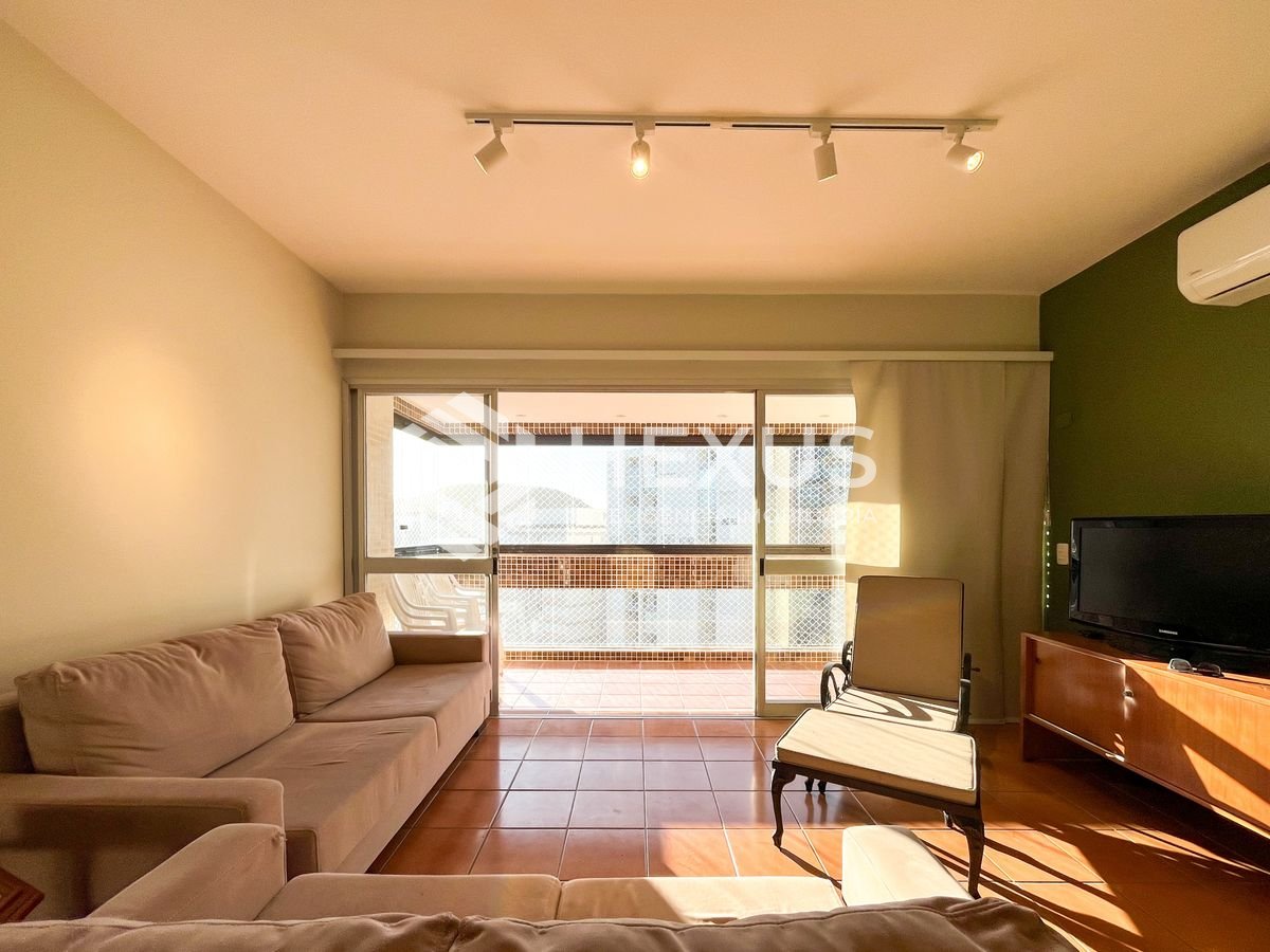 Foto 5 de Apartamento frente mar com varanda vista mar e lazer  na beira mar da Praia das Pitangueiras, Guaruja