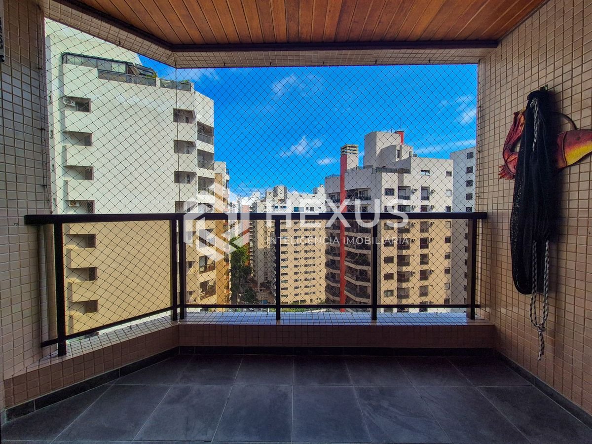 Foto 4 de Apartamento com varanda e lazer na Praia das Pitangueiras, Guaruja