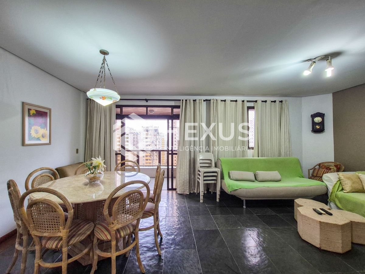 Foto 3 de Apartamento com varanda na Praia das Pitangueiras, Guaruja