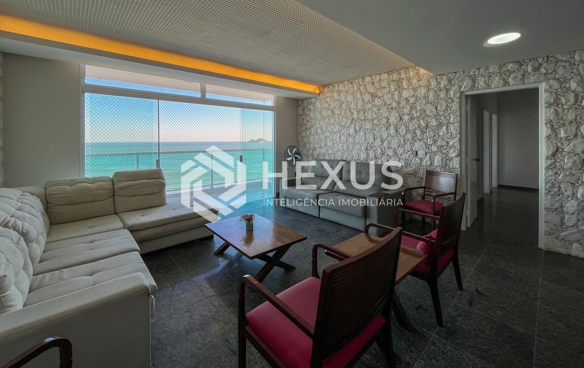 Foto 2 de Apartamento reformado frente mar com varanda vista mar na Praia das Pitangueiras, Guaruja