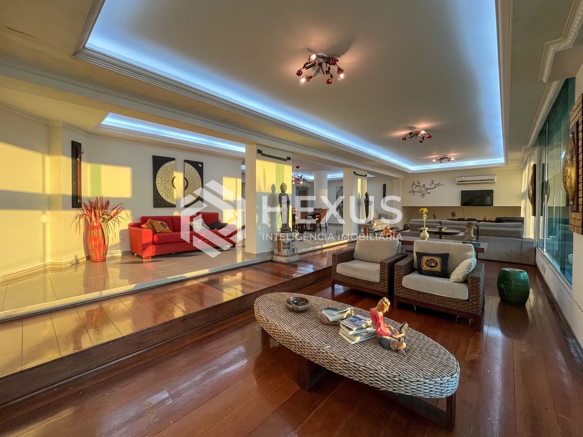 Foto 5 de Apartamento frente mar reformado com com quintal e varanda na Praia das Pitangueiras, Guaruja