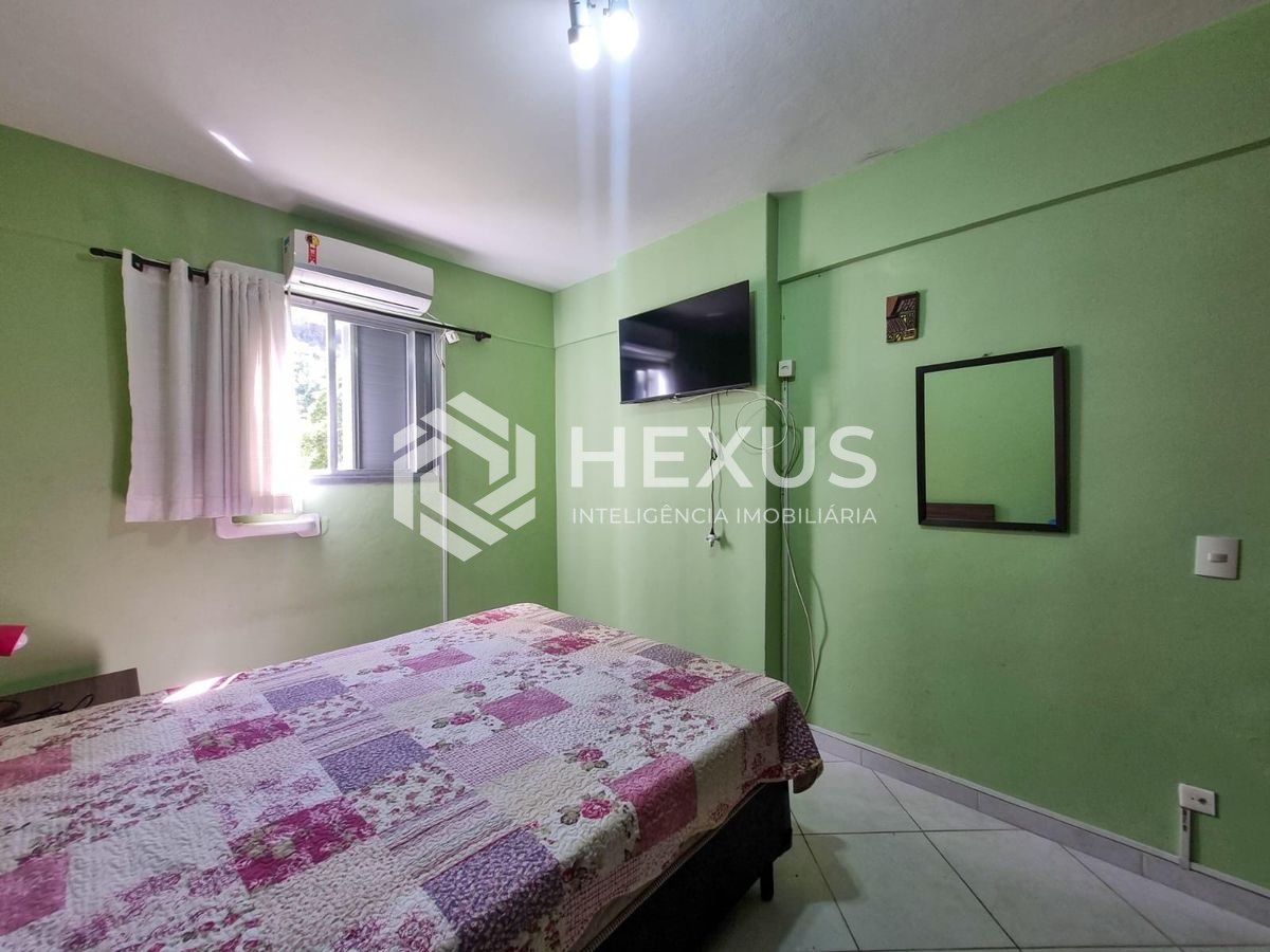 Foto 5 de Apartamento com despesas baixas a duas quadras da Praia das Pitangueiras, Guaruja