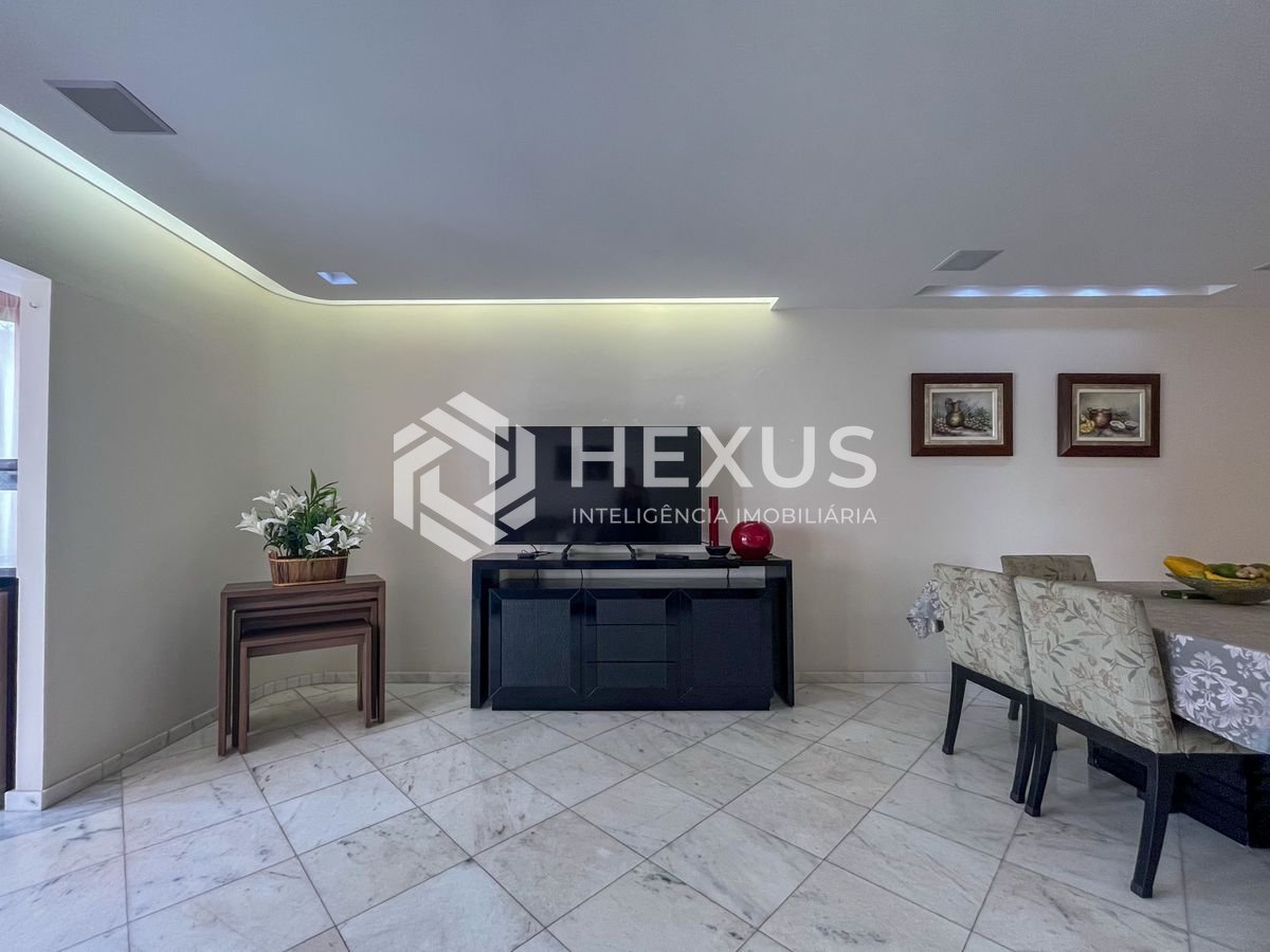 Foto 4 de Apartamento com varanda e lazer na Praia das Pitangueiras, Guaruja