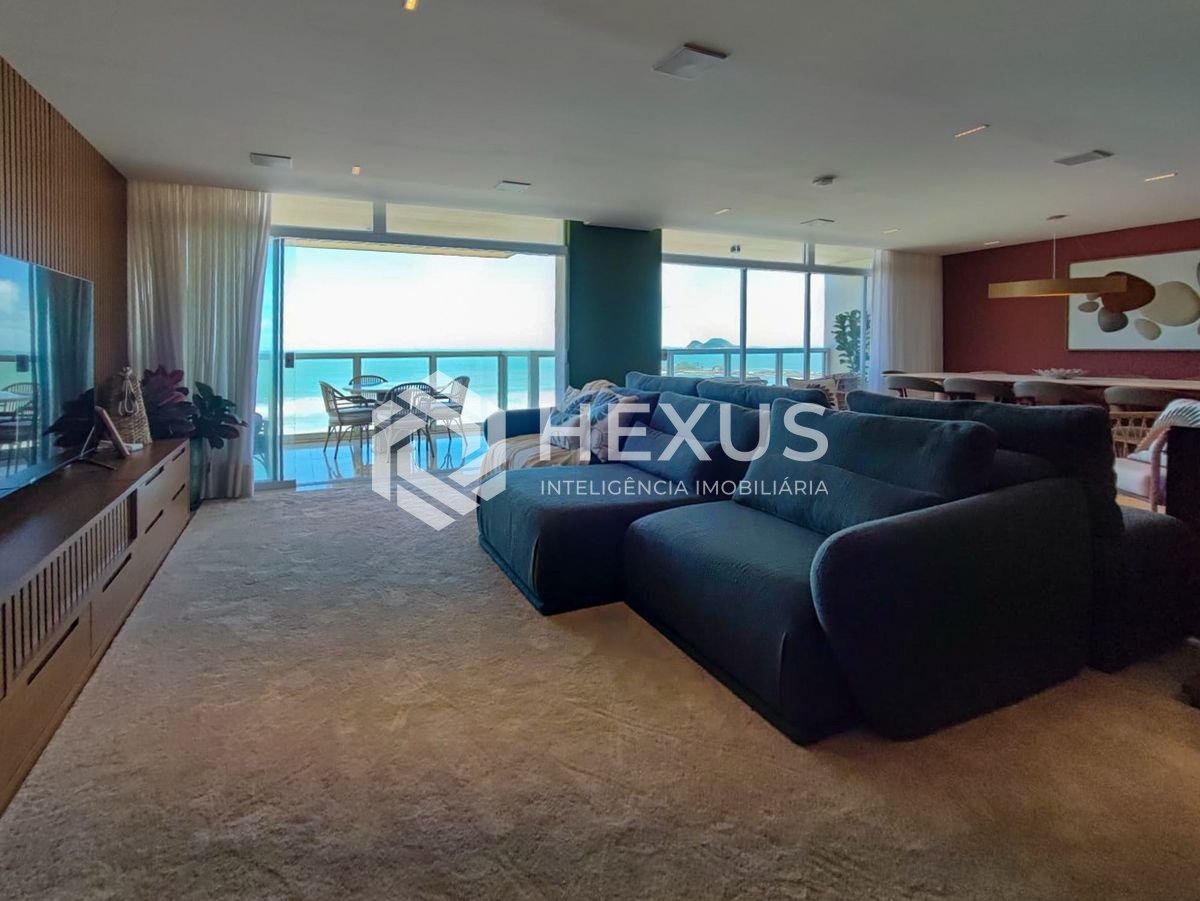 Foto 3 de Apartamento reformado frente mar com varanda vista mar na Praia das Pitangueiras, Guaruja