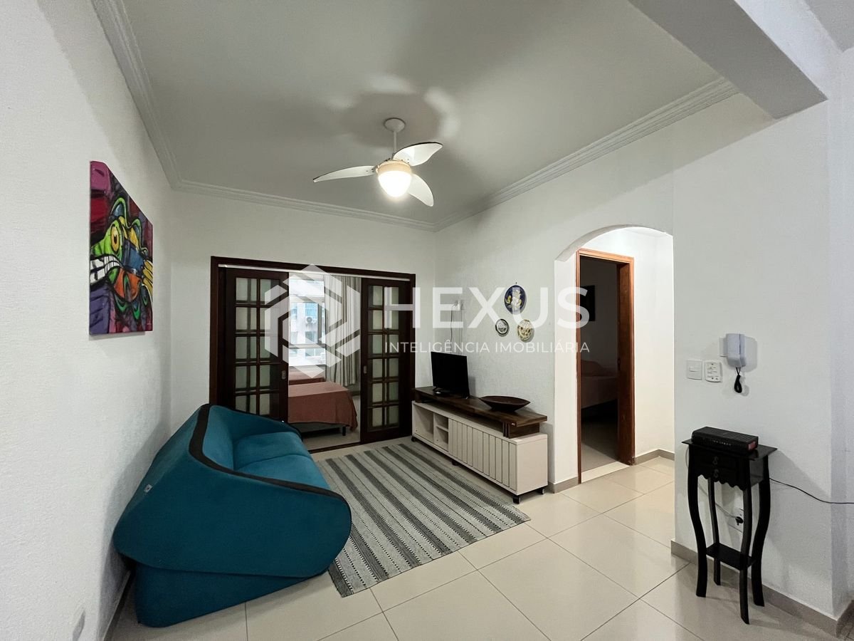 Foto 3 de Apartamento com varanda e vista mar na quadra mar da Praia das Pitangueiras, Guaruja