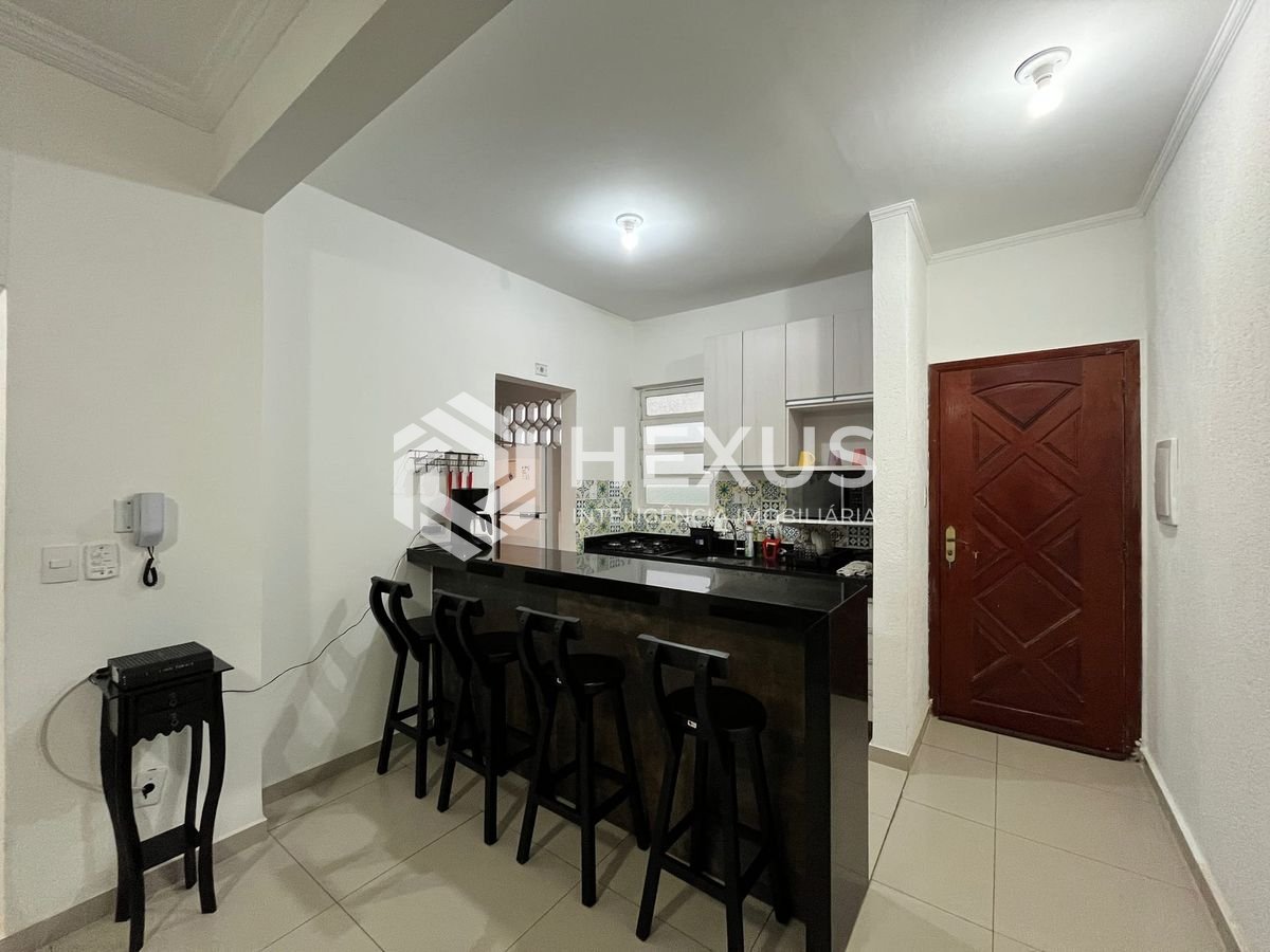Foto 5 de Apartamento com varanda e vista mar na quadra mar da Praia das Pitangueiras, Guaruja