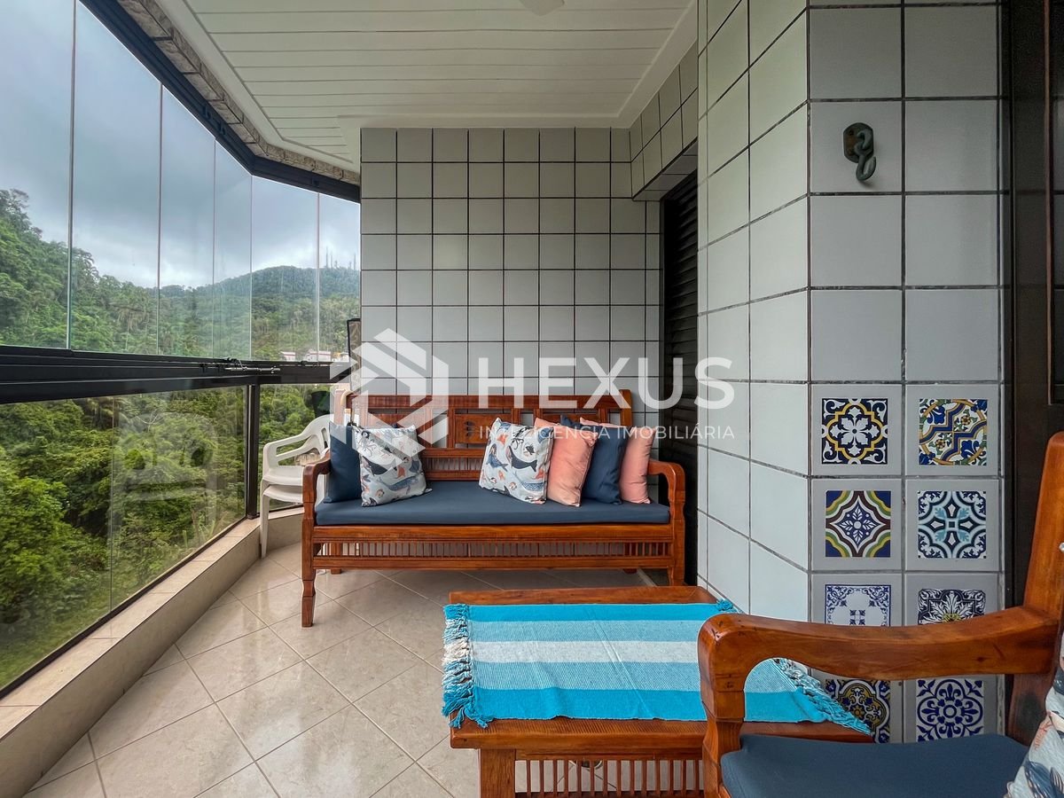 Foto 2 de Apartamento beira mar com varanda e lazer na Praia da Enseada, Guaruja