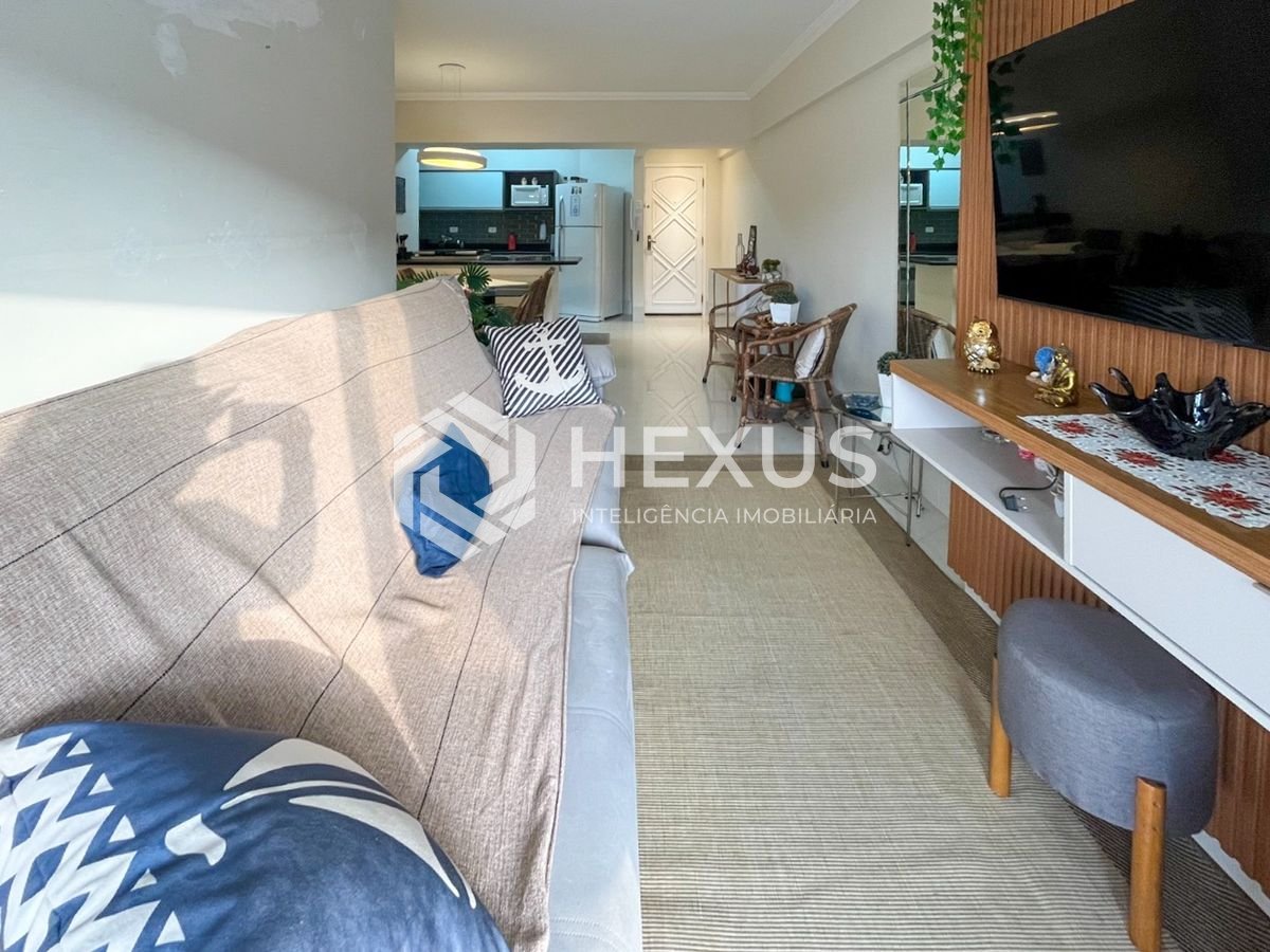 Foto 5 de Apartamento beira mar com varanda e lazer na Praia da Enseada, Guaruja