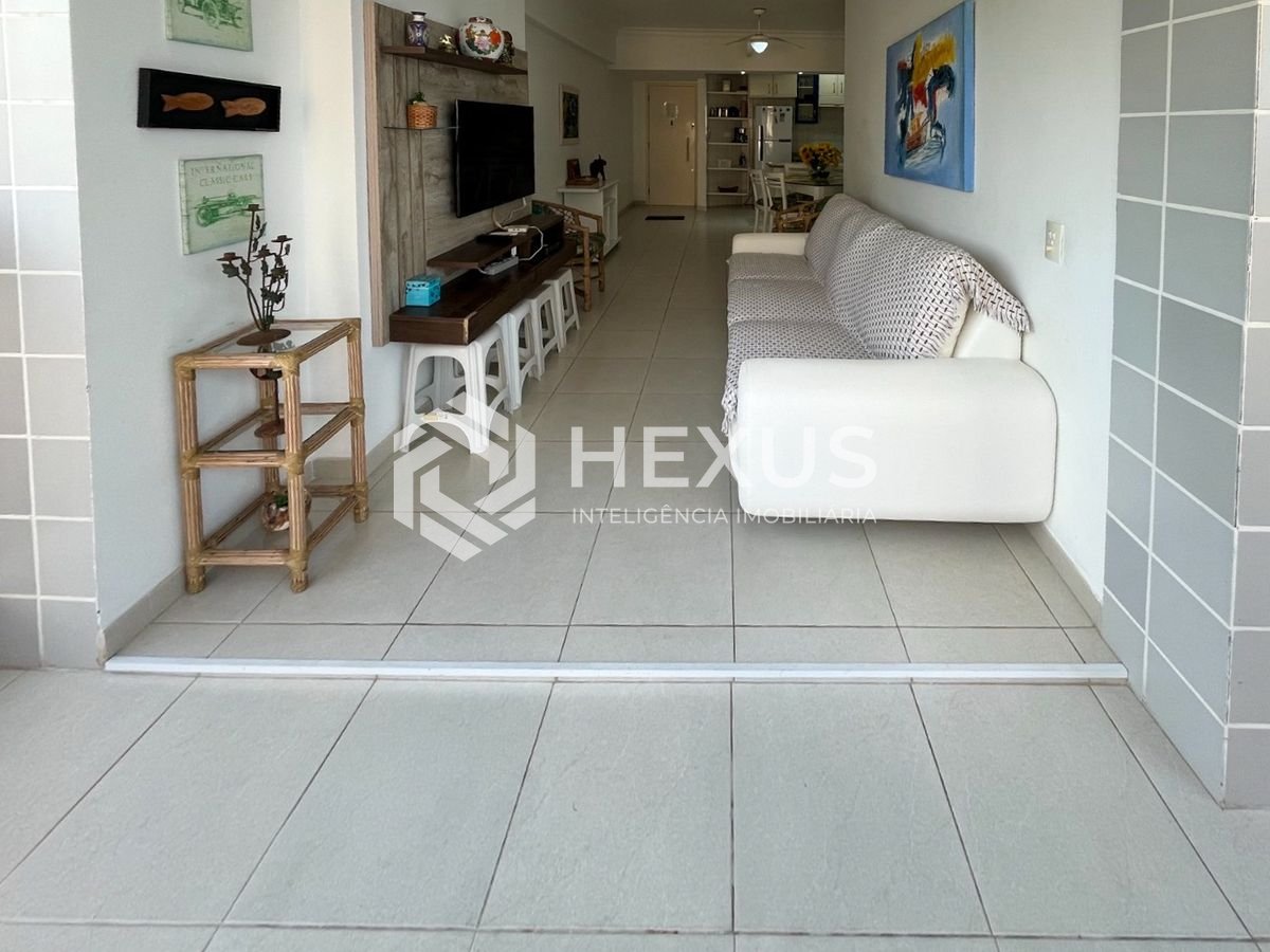 Foto 5 de Apartamento beira mar com varanda e lazer na Praia da Enseada, Guaruja