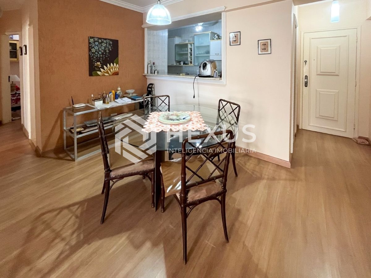 Foto 3 de Apartamento beira mar com varanda, vista mar e lazer na Praia da Enseada, Guaruja