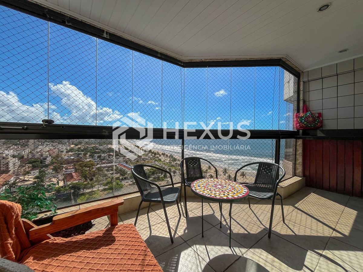 Foto 2 de Apartamento com varanda, vista mar e lazer de clube na beira mar da Praia da Enseada, Guaruja