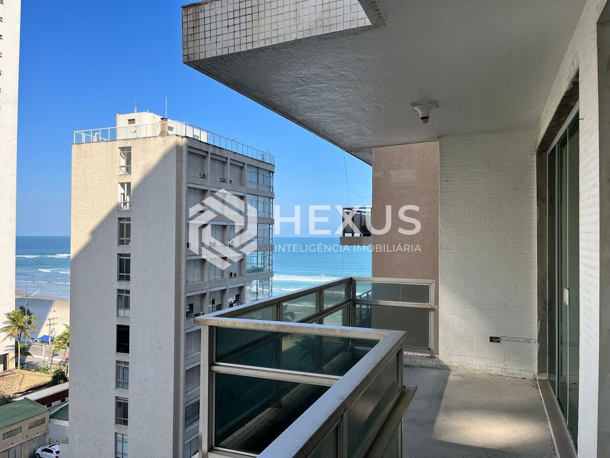 Foto 2 de Apartamento com varanda e vista mar na beira mar da Praia das Pitangueiras, Guaruja