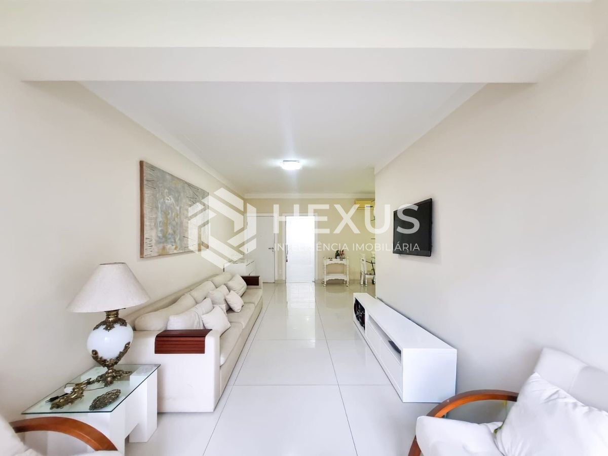 Foto 4 de Apartamento com varanda a uma quadra da Praia das Pitangueiras, Guaruja