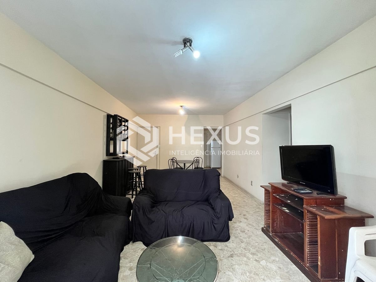 Foto 2 de Apartamento frente rua com varanda e vista livre na Praia das Pitangueiras, Guaruja