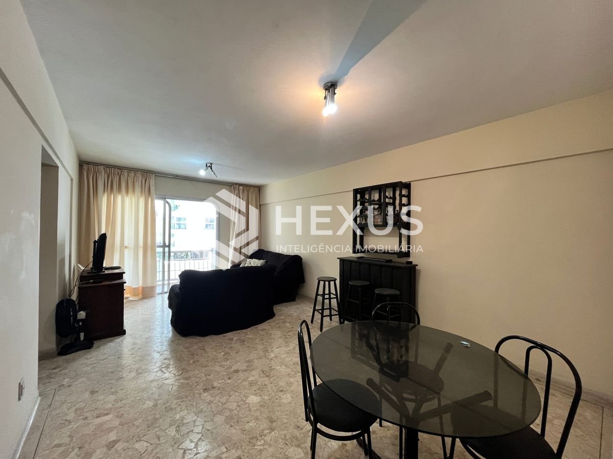 Foto 4 de Apartamento frente rua com varanda e vista livre na Praia das Pitangueiras, Guaruja