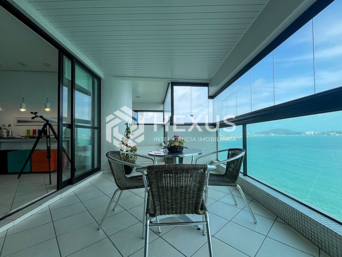 Foto 2 de Apartamento frente mar com varanda gourmet e lazer completo na Praia das Pitangueiras, Guaruja