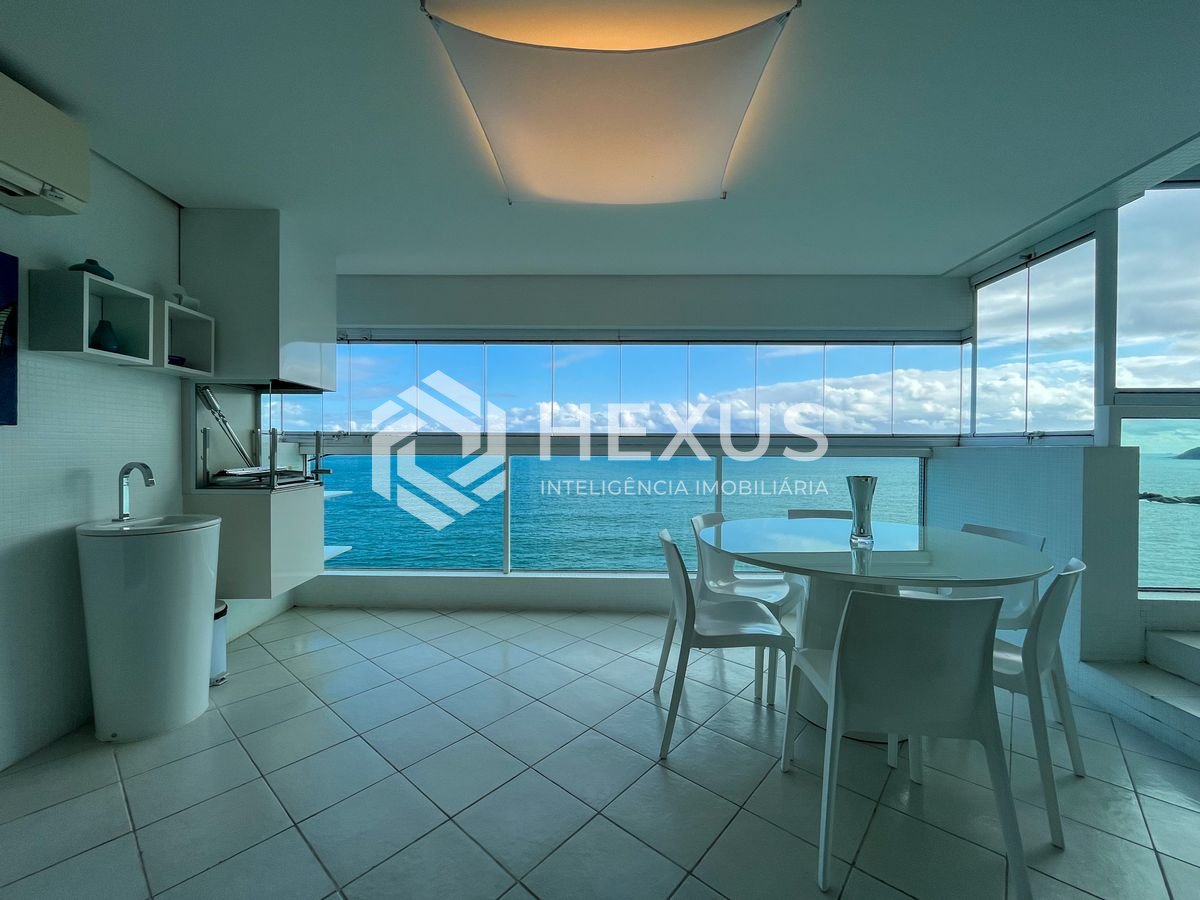 Foto 5 de Apartamento frente mar com varanda gourmet e lazer na Praia das Pitangueiras, Guaruja