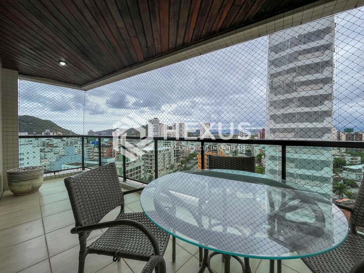 Foto 2 de Apartamento com varanda e lazer a uma quadra da Praia das Asturias, Guaruja