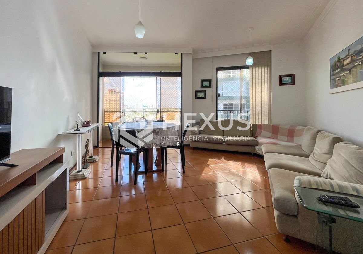 Foto 3 de Apartamento  com varanda vista mar na beira mar da Praia das Pitangueiras, Guaruja