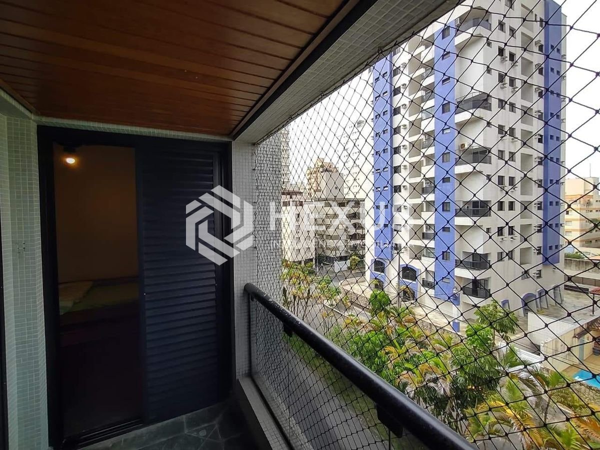 Foto 2 de Apartamento com varanda na Praia da Enseada, Guaruja