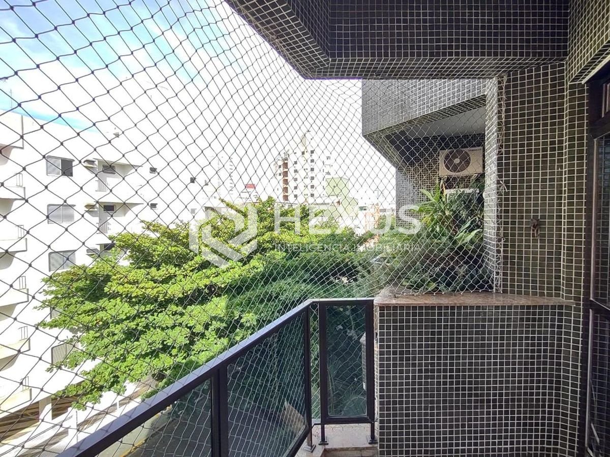 Foto 3 de Apartamento com varanda e lazer na Praia da Enseada, Guaruja