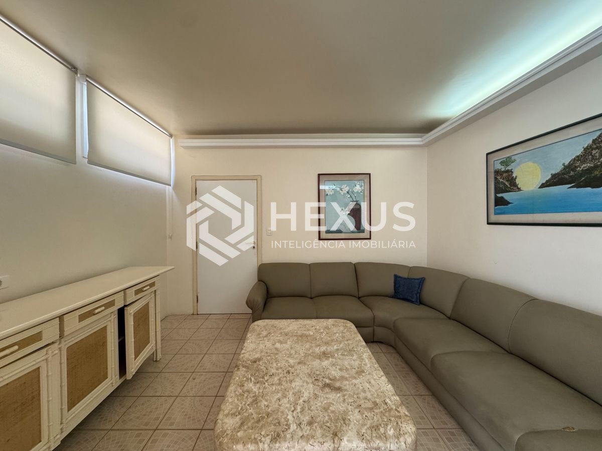 Foto 5 de Apartamento com varanda na quadra mar da Praia das Pitangueiras, Guaruja
