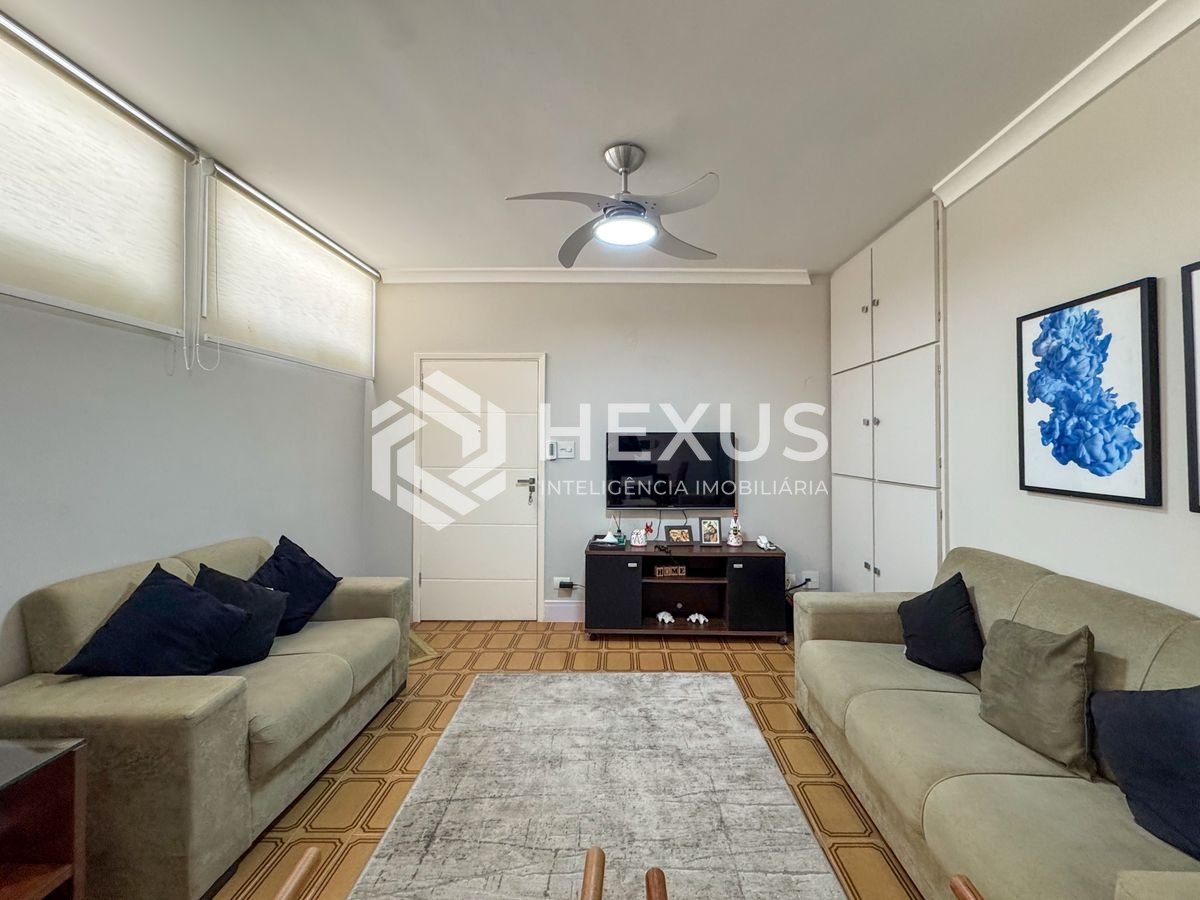 Foto 2 de Apartamento reformado com varanda na quadra mar da Praia das Pitangueiras, Guaruja