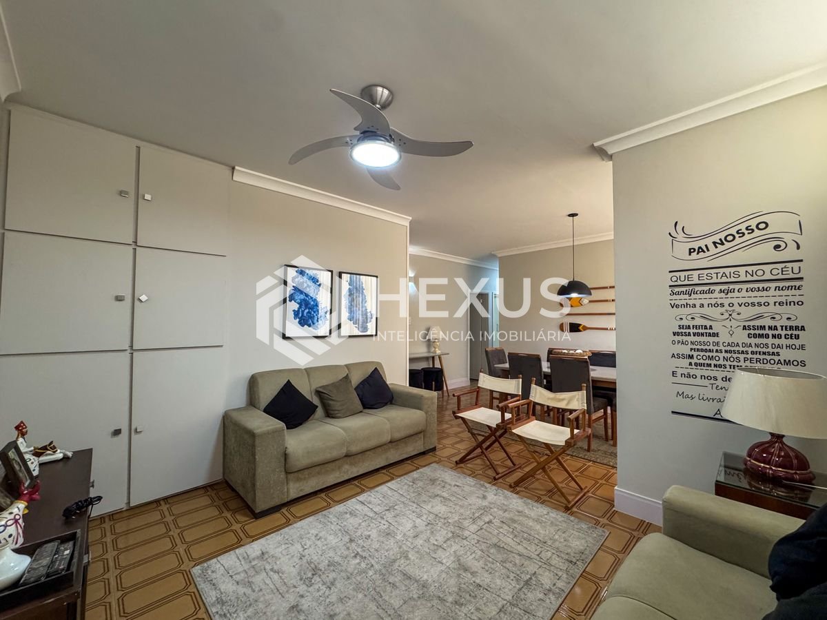 Foto 4 de Apartamento reformado com varanda na quadra mar da Praia das Pitangueiras, Guaruja
